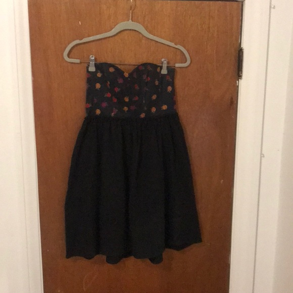 Dress - Picture 2 of 3